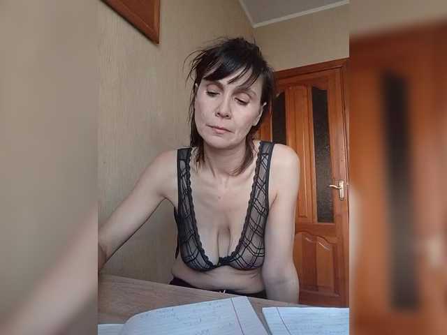 Hellenalonenochka's BongaCams show and profile