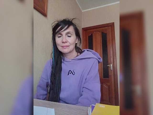 Hellenalonenochka's BongaCams show and profile