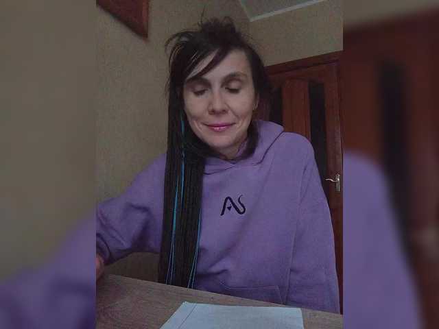 Hellenalonenochka's BongaCams show and profile