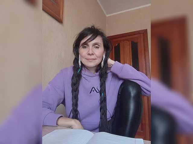 Hellenalonenochka's BongaCams show and profile