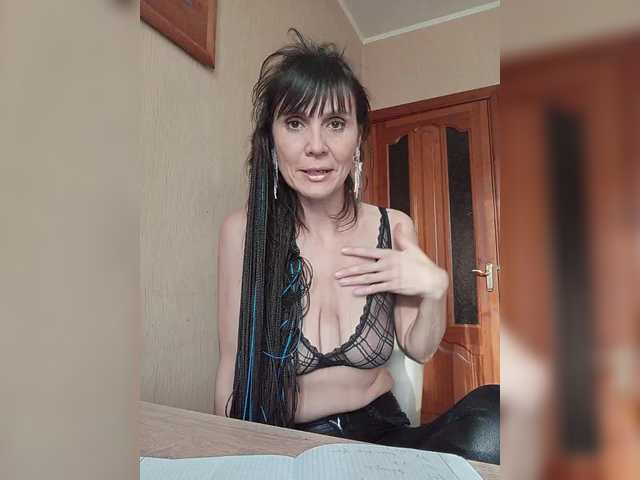 Hellenalonenochka's BongaCams show and profile