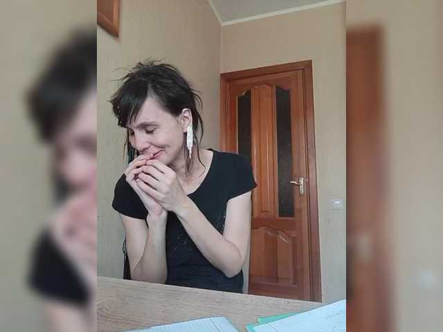 Hellenalonenochka's BongaCams show and profile