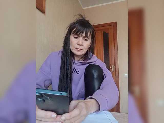 Hellenalonenochka's BongaCams show and profile