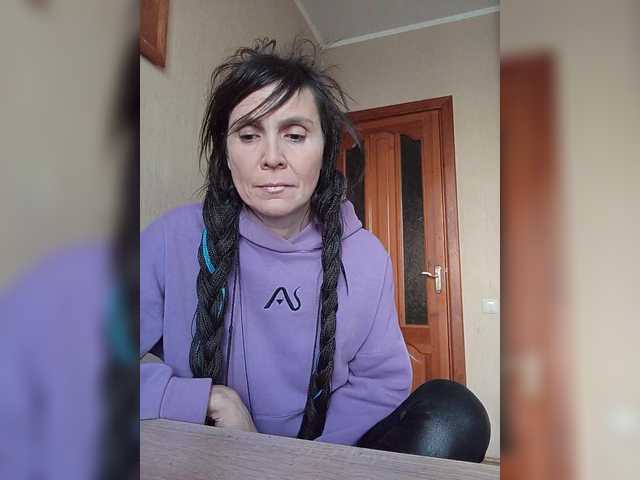 Hellenalonenochka's BongaCams show and profile