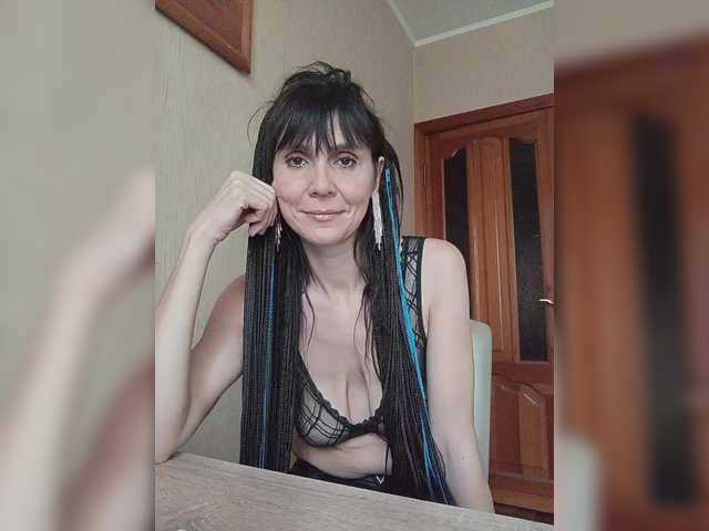 Hellenalonenochka's BongaCams show and profile