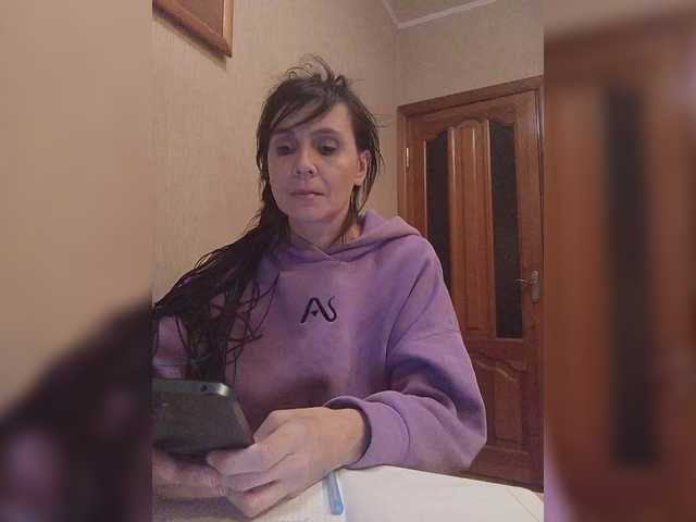 Hellenalonenochka's BongaCams show and profile