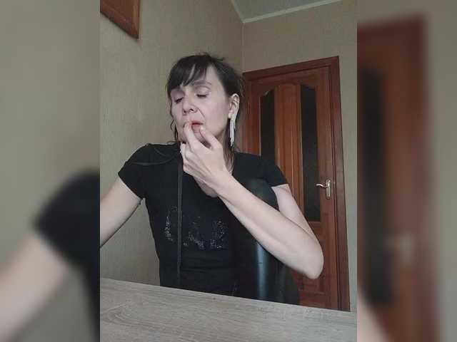 Hellenalonenochka's BongaCams show and profile