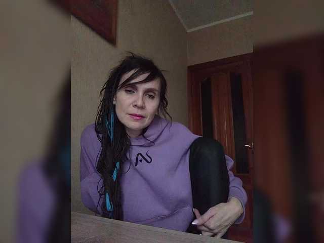 Hellenalonenochka's BongaCams show and profile