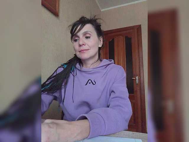 Hellenalonenochka's BongaCams show and profile