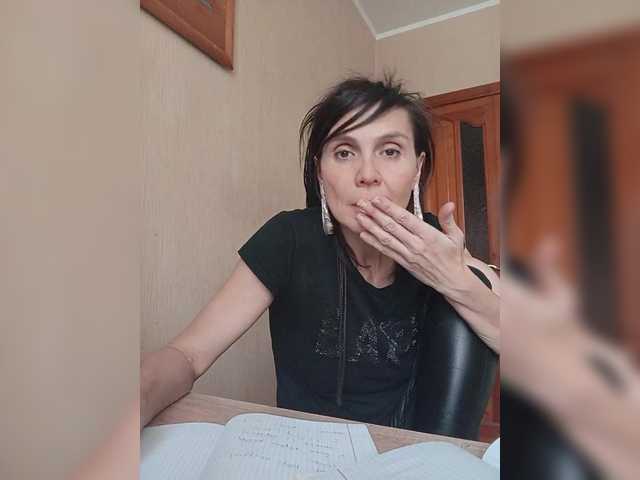 Hellenalonenochka's BongaCams show and profile