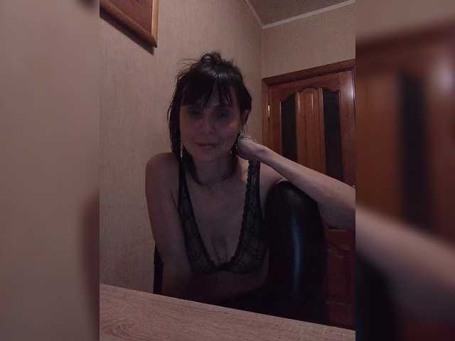 Hellenalonenochka Live Cam on BongaCams