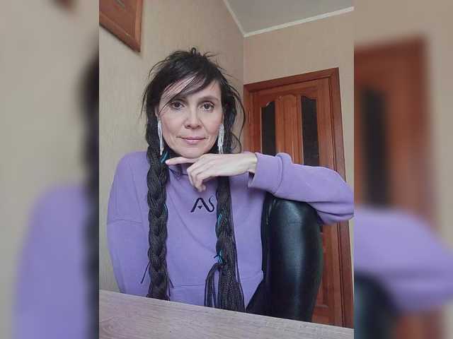 Hellenalonenochka's BongaCams show and profile