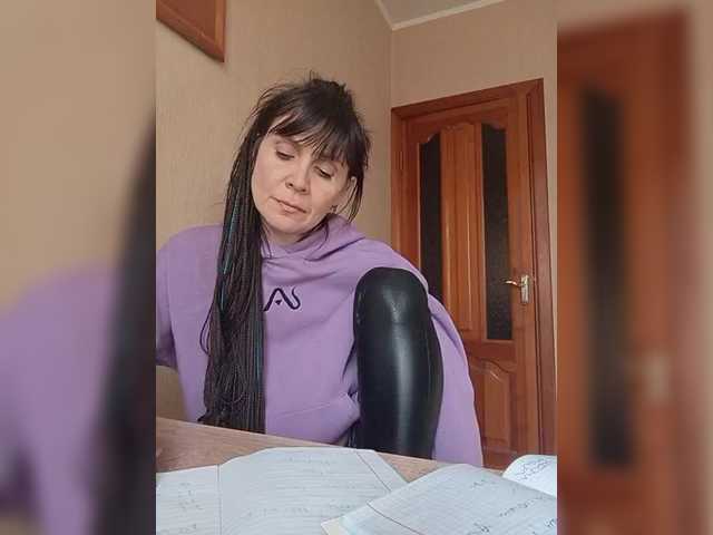 Hellenalonenochka's BongaCams show and profile