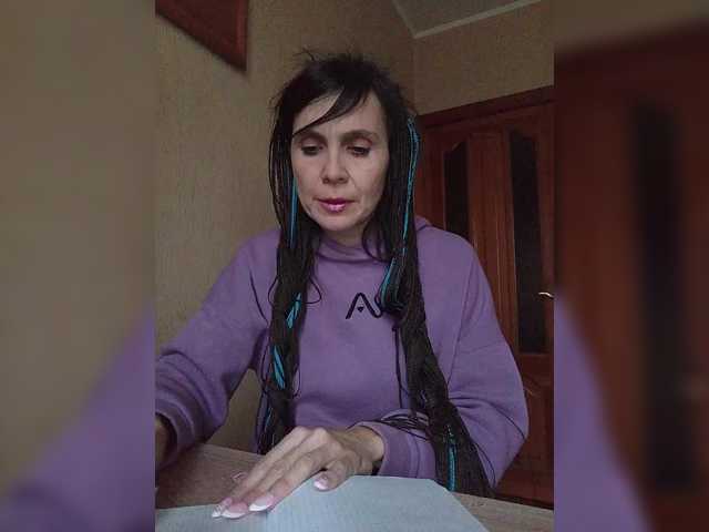 Hellenalonenochka's BongaCams show and profile