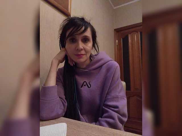 Hellenalonenochka Live Cam on BongaCams