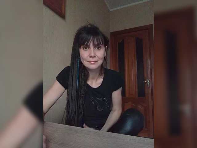 Hellenalonenochka's BongaCams show and profile