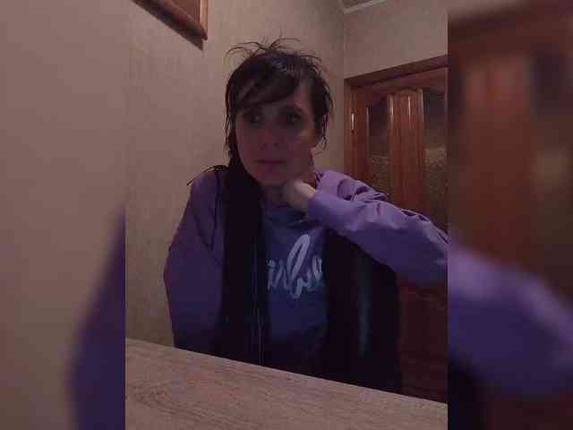 Hellenalonenochka webcam