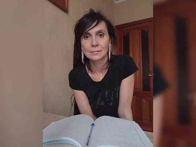 Hellenalonenochka webcam