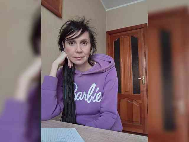 Hellenalonenochka webcam