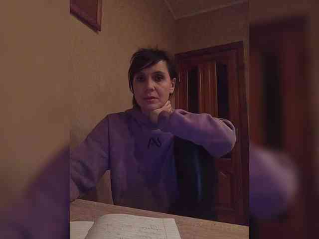 Hellenalonenochka webcam