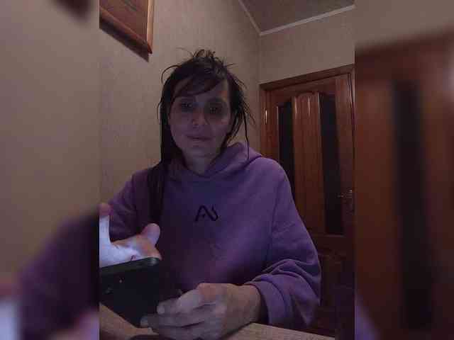 Hellenalonenochka webcam