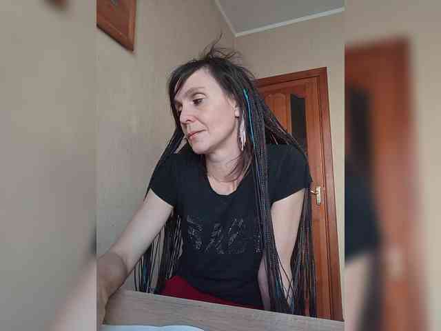 Hellenalonenochka webcam