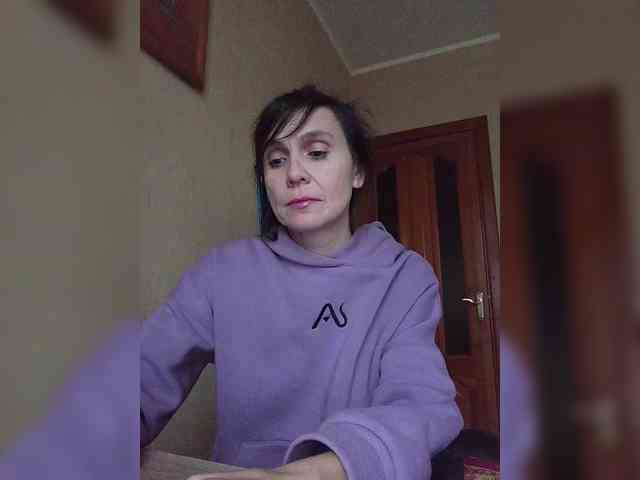 Hellenalonenochka webcam