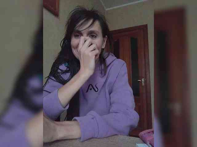 Hellenalonenochka webcam