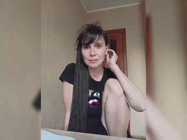 Hellenalonenochka webcam