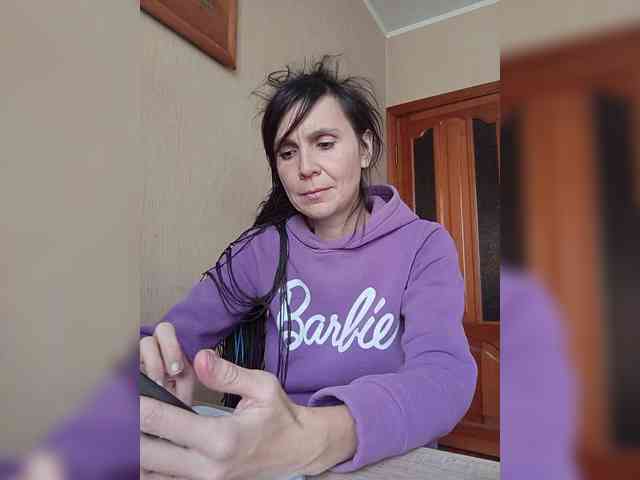 Hellenalonenochka webcam