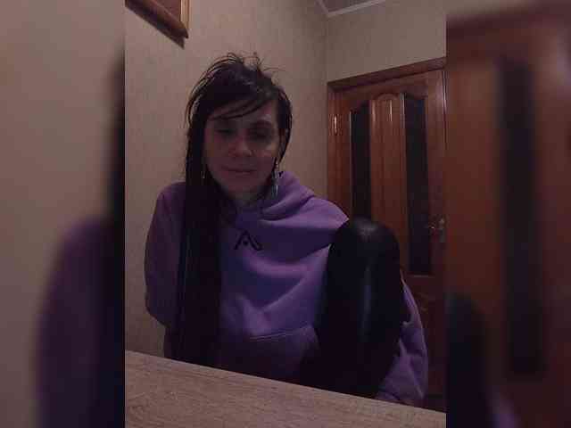 Hellenalonenochka webcam