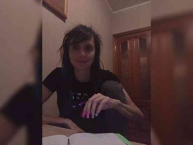 Hellenalonenochka webcam