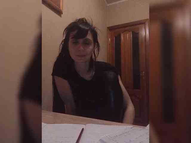 Hellenalonenochk... Live Webcam on BongaCams