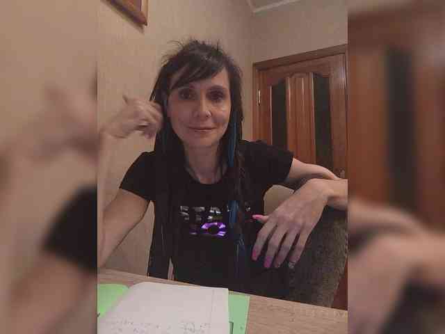 Hellenalonenochka webcam