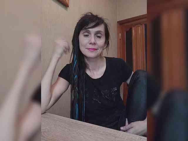 Hellenalonenochka webcam