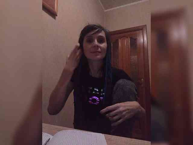 Hellenalonenochka webcam