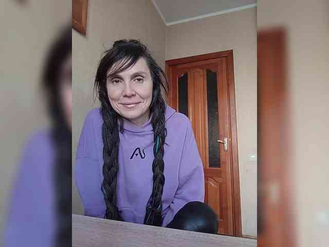 Hellenalonenochka webcam