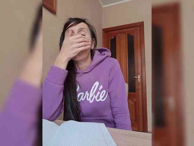 Hellenalonenochka webcam