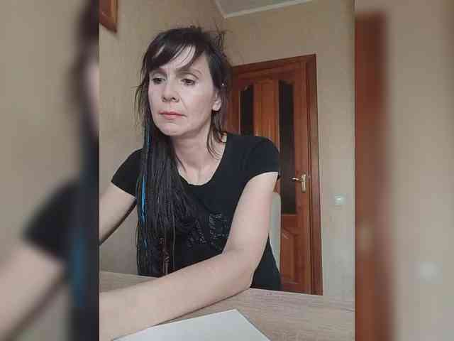 Hellenalonenochka webcam