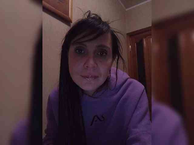 Hellenalonenochka webcam