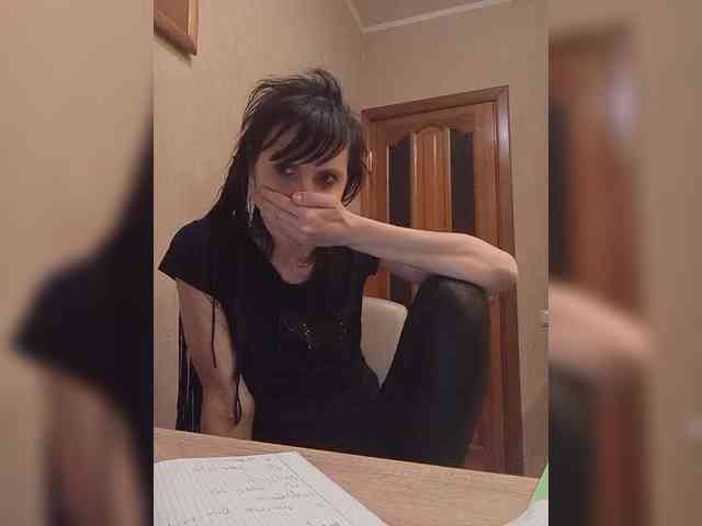 Hellenalonenochka webcam