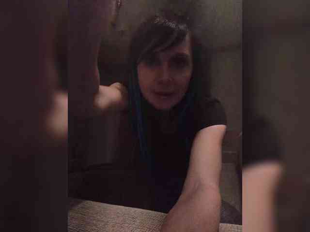 Hellenalonenochka webcam