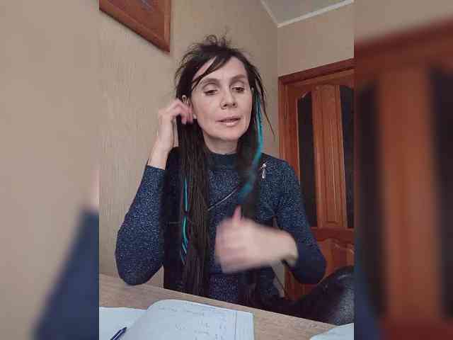 Hellenalonenochka webcam