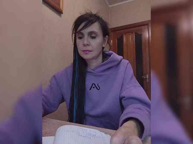 Hellenalonenochka webcam