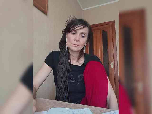 Hellenalonenochka webcam