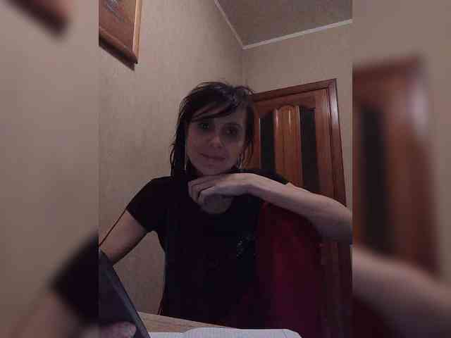 Hellenalonenochka webcam