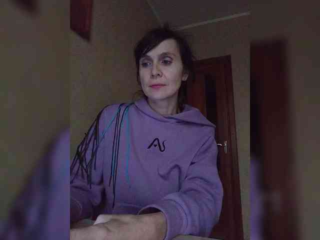 Hellenalonenochka webcam