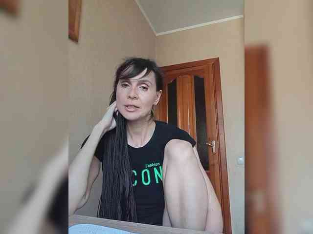 Hellenalonenochka webcam