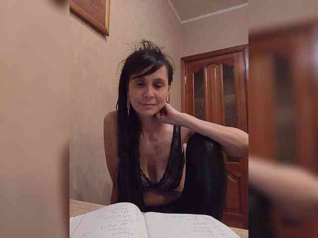 Hellenalonenochka webcam