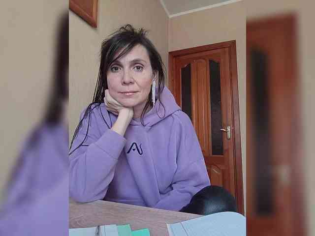 Hellenalonenochka webcam